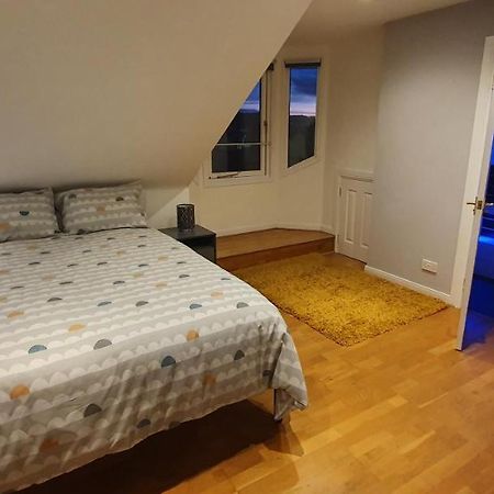 ברוטי פרי Spacious, Modern 3 Bedroom Luxury Flat In Centre Location מראה חיצוני תמונה