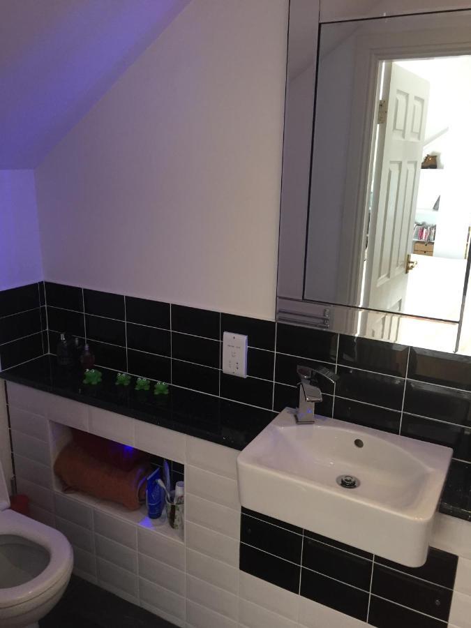 ברוטי פרי Spacious, Modern 3 Bedroom Luxury Flat In Centre Location מראה חיצוני תמונה