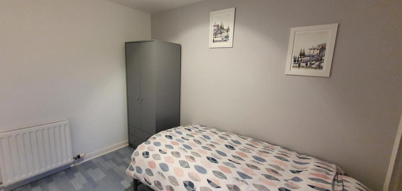 ברוטי פרי Spacious, Modern 3 Bedroom Luxury Flat In Centre Location מראה חיצוני תמונה