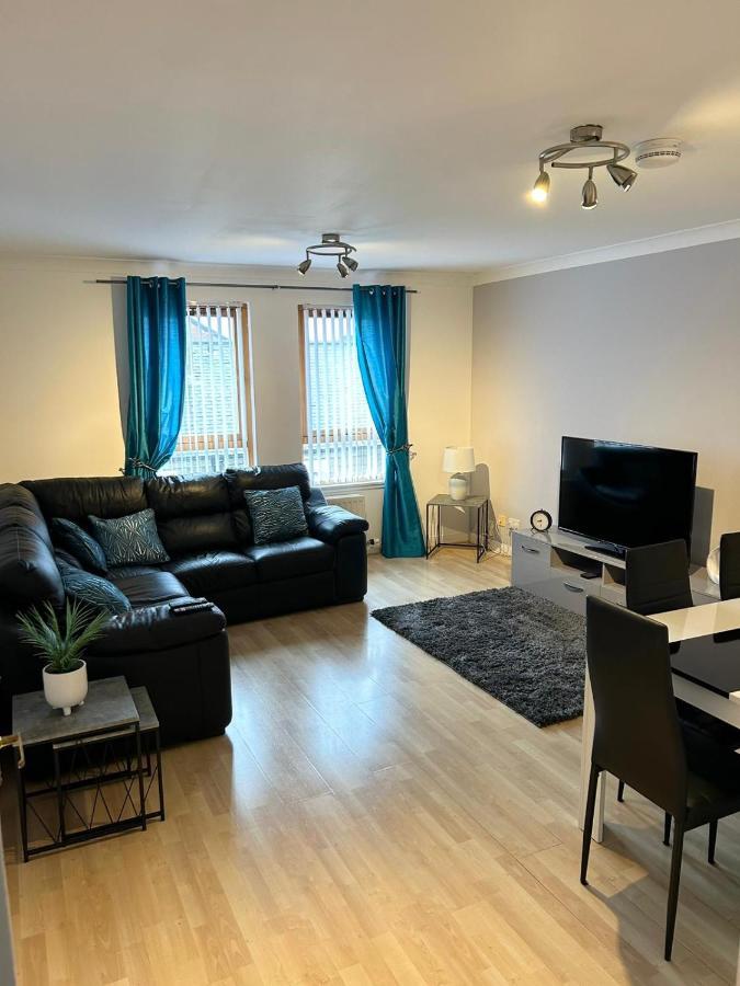 ברוטי פרי Spacious, Modern 3 Bedroom Luxury Flat In Centre Location מראה חיצוני תמונה